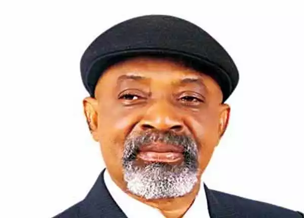 Appointments: Ngige booed for defending Buhari in Enugu